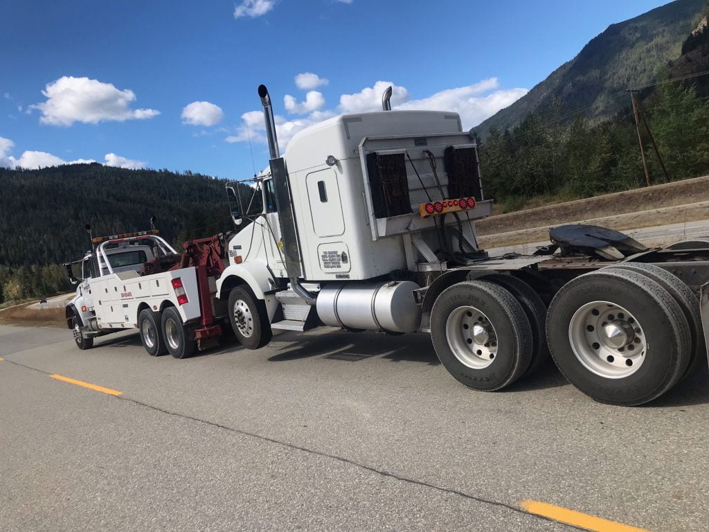 Heavy Duty Towing In Sicamous, Bc (2)